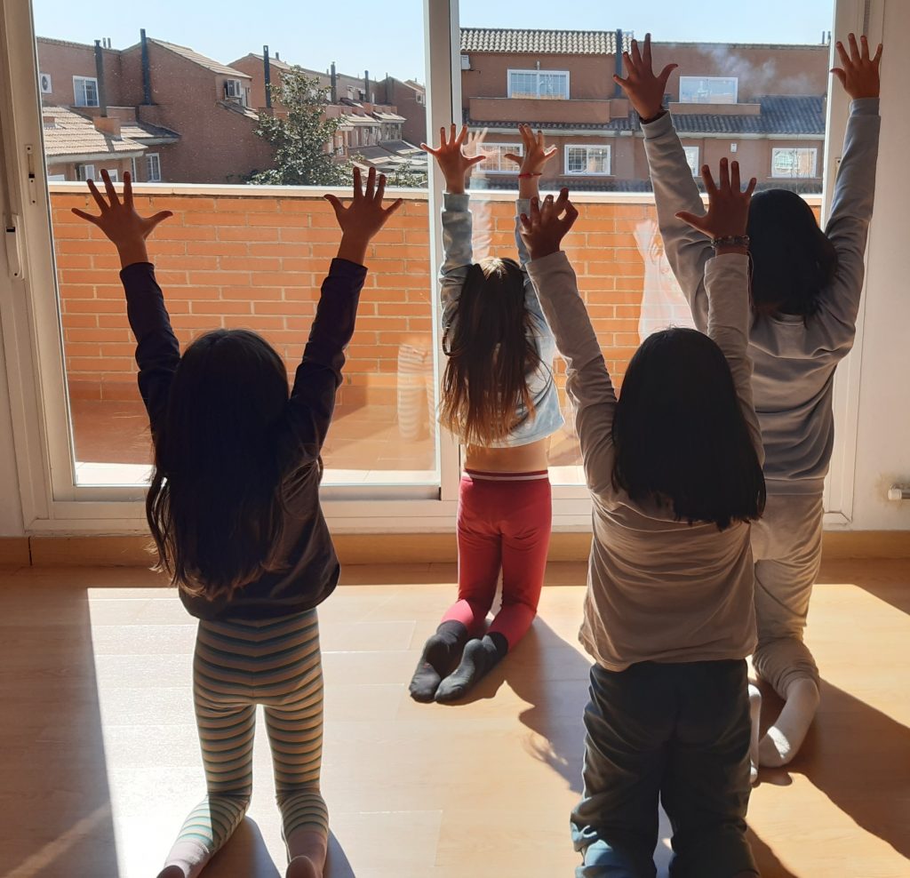 Clases de baile moderno para niños en la zona sur de Madrid. Danza. Yoga para niños en Madrid